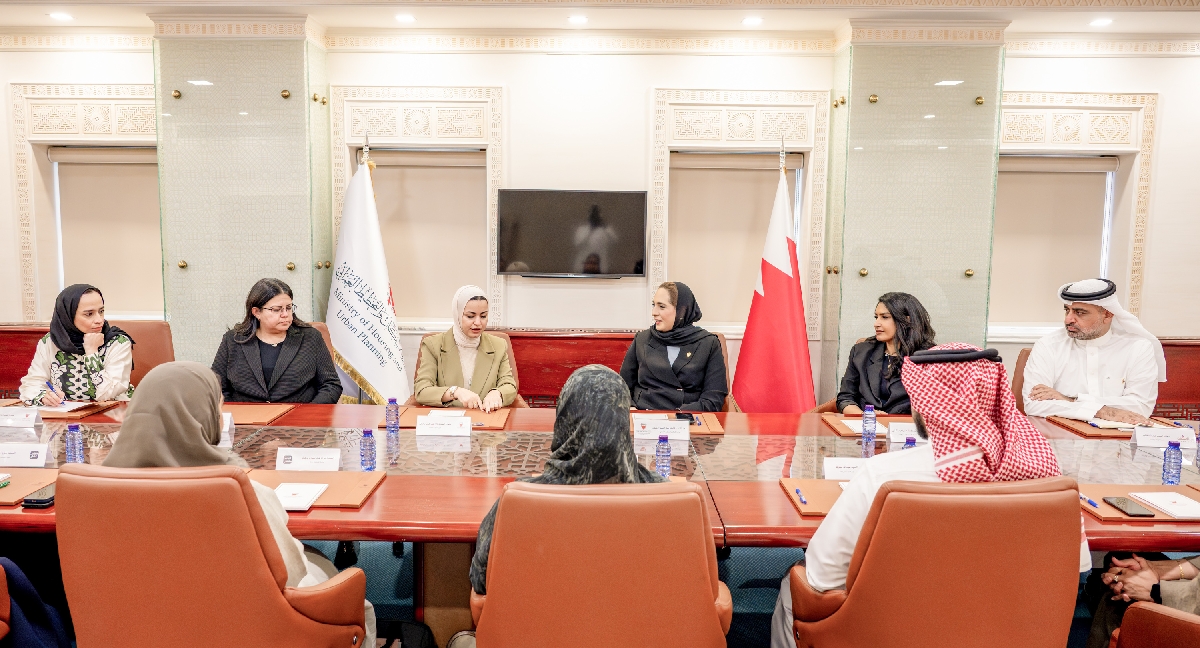 وزيرة الإسكان والتخطيط العمراني تستقبل وزيرة شؤون الشباب وفريق المستشار Live لعرض رؤى الشباب لتطوير الخدمات الإسكانية