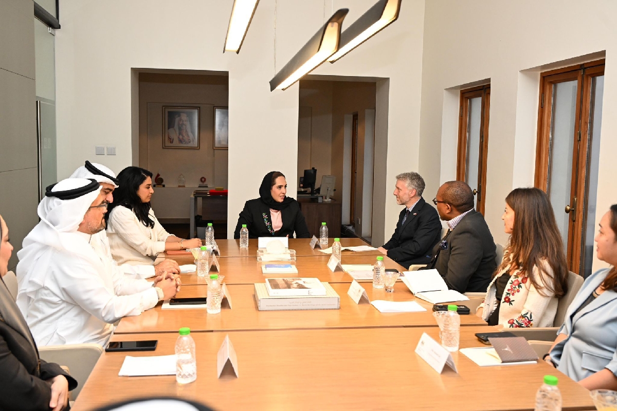وزيرة الإسكان والتخطيط العمراني تلتقي وفدًا من مؤسسة الملك تشارلز لاطلاعهم على تجربة تطوير المناطق الحضرية التاريخية بمملكة البحرين
